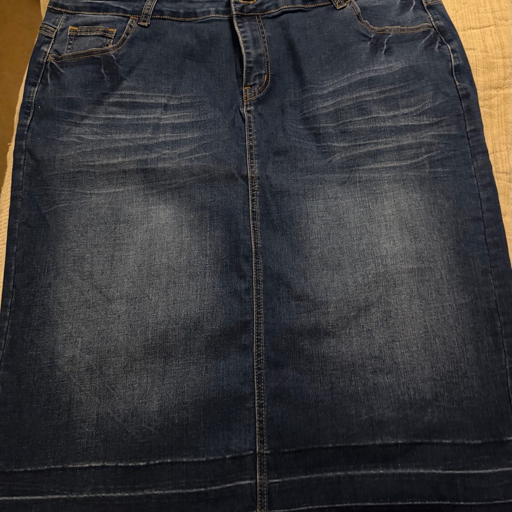 Guess Dark Blue Denim Skirt with Contrast Stitching